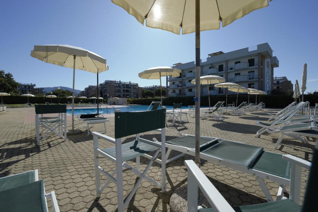 Le Residenze Di Santa Costanza - Mirto/Corbezzolo Aparthotel San Vincenzo Buitenkant foto