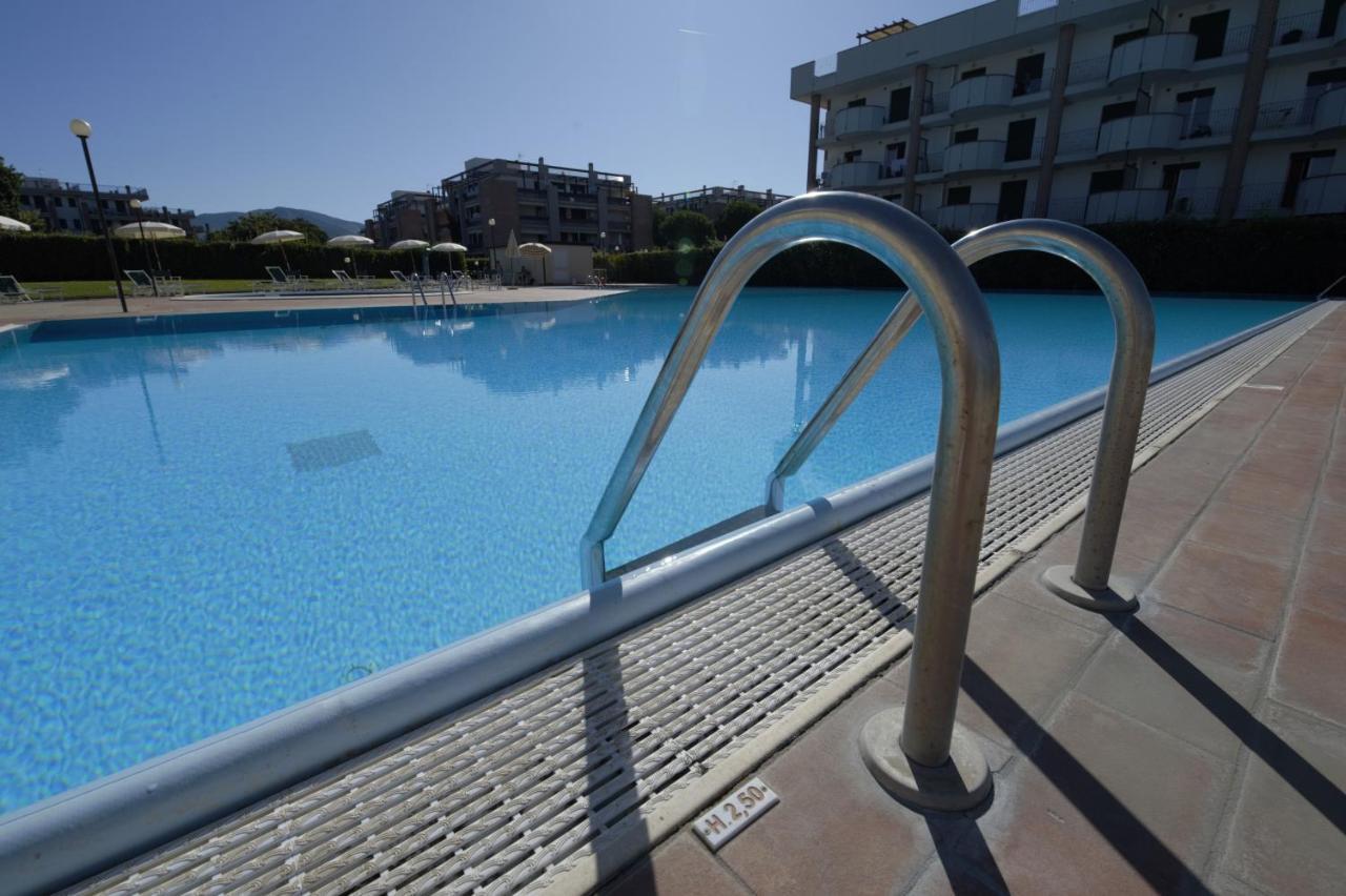 Le Residenze Di Santa Costanza - Mirto/Corbezzolo Aparthotel San Vincenzo Buitenkant foto